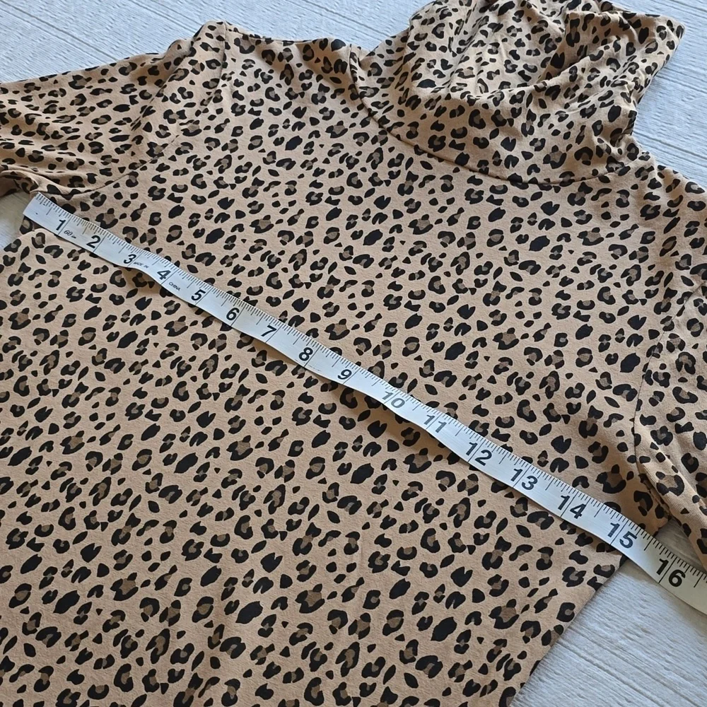 J.Crew Tissue Turtleneck in a Leopard Mod Neutral Women's Size XS